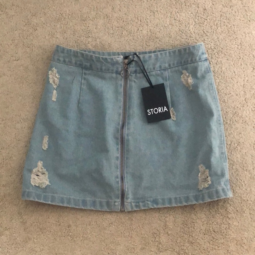 Light Denim Storia Skirt. Medium. NWT